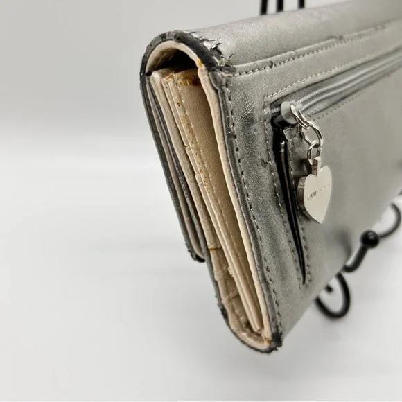 Kathy Van Zeeland Silver Metallic Wallet with Heart Accent Y2K - Picture 5 of 16